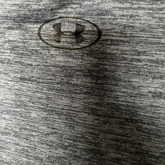 Under Armour Tech Tee XL Gray V-Neck Men’s Moisture Wicking Athletic Shirt - Picture 3 of 7